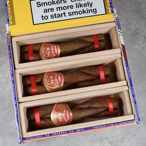 Display Partagas Culebras box of 3